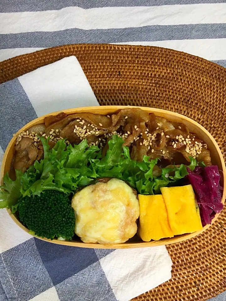 Snapdishの料理写真:ツナマヨと椎茸のチーズ焼き弁当|10HIROさん