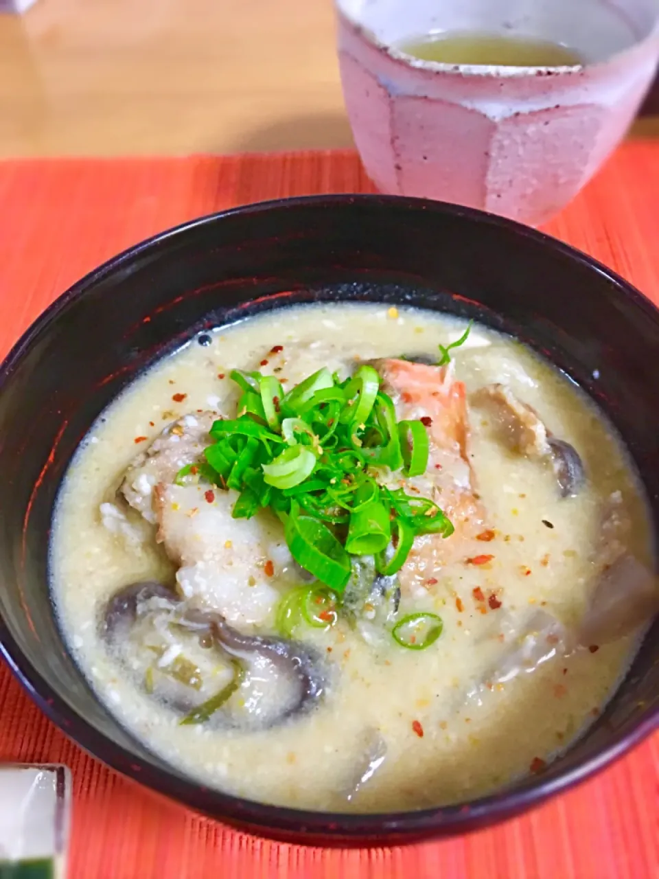 今年初の粕汁😋 
生姜と柚子七味たっぷりでほかほか！
京都の造り酒屋さんからいただいた酒粕おいしい〜💖|kctreeさん