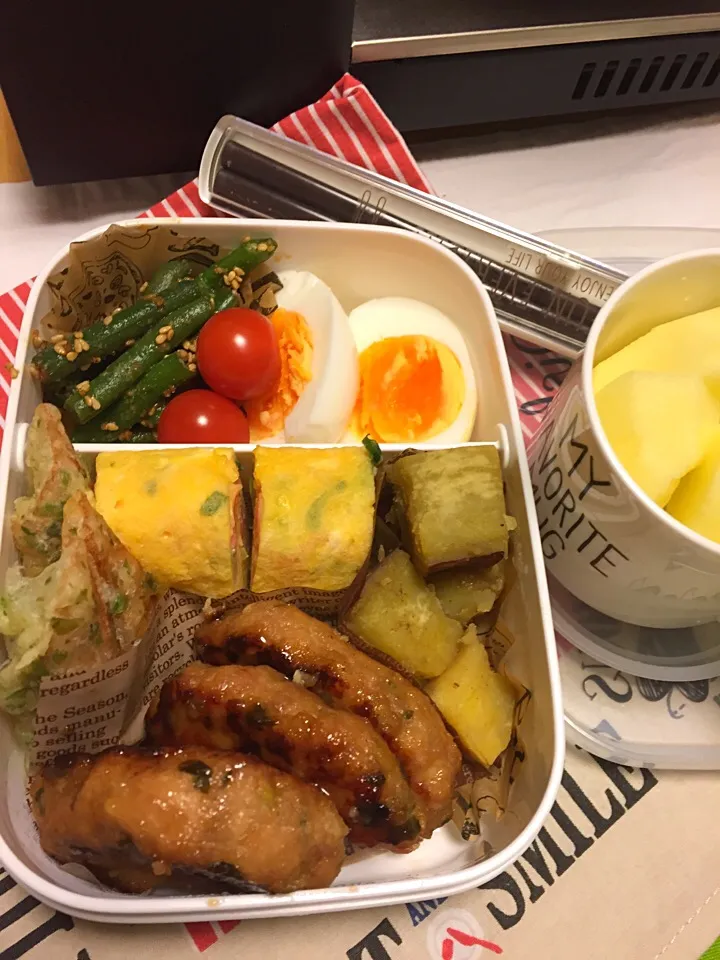 Snapdishの料理写真:鶏つくね弁当|riorieさん