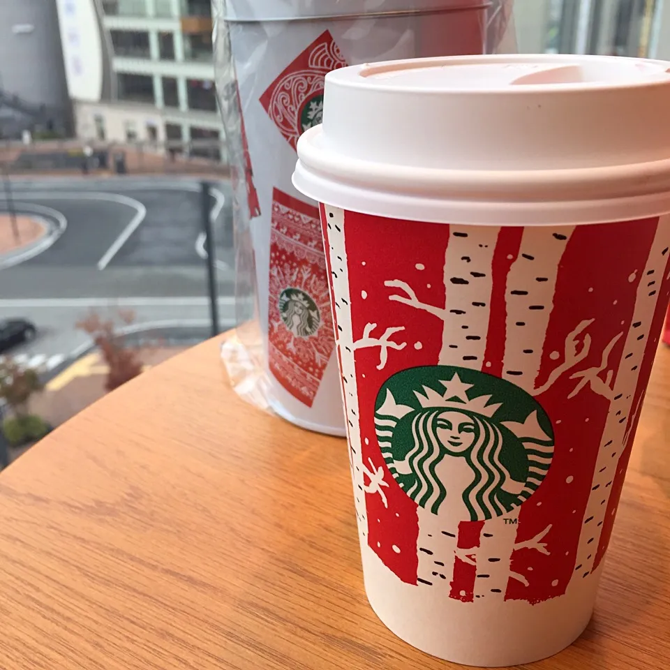 Snapdishの料理写真:スタバで休憩中☕️
小物入れGET✨|きいこさん