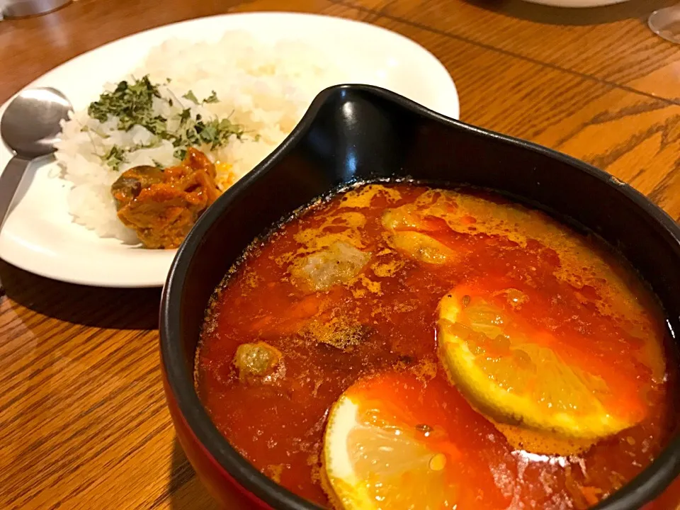 レモンチキンカリー🍋🐔🍛ナスのアチャール添え🍆|おかっぴーさん