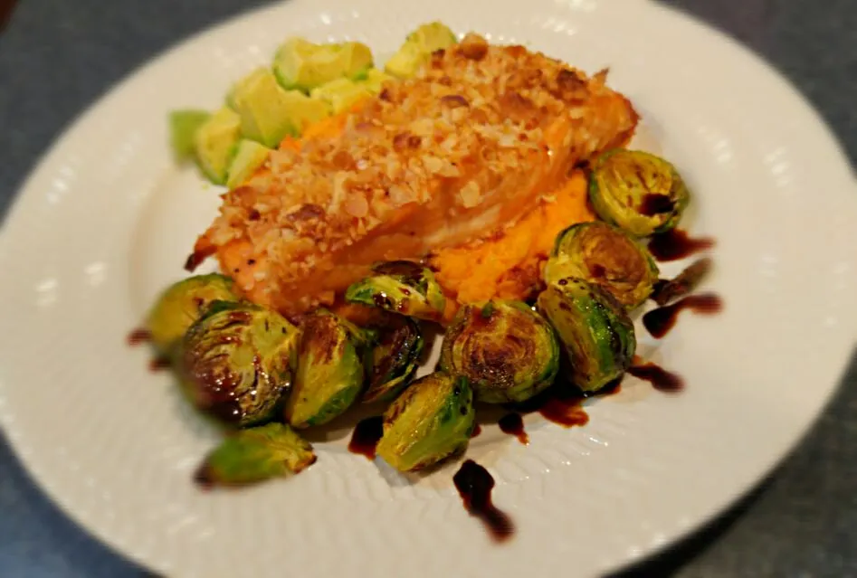 macadamia crusted salmon|Jiraphon Gさん