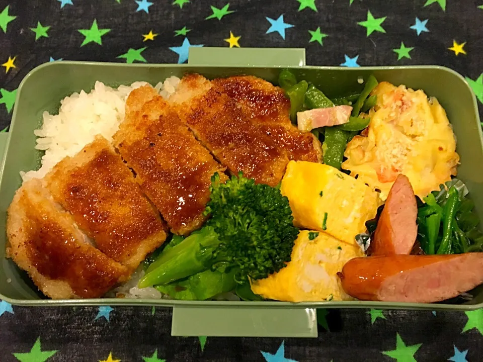 豚カツとグラタンのお弁当。|Chiharuさん