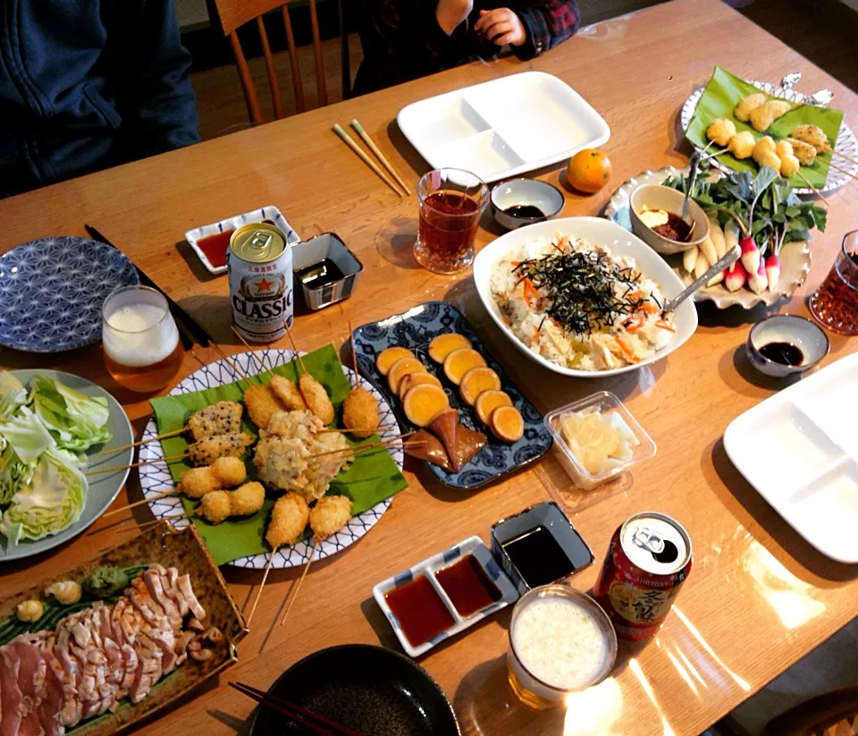 串揚げ、ちらし寿司、鶏のたたき、スティック野菜、子持ちイカ|Mikiさん