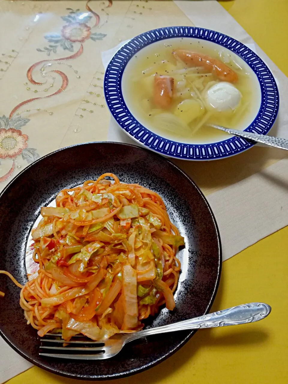 お昼ご飯
  - キャベツと玉ねぎ ナポリタン🍝
  - ゆで卵入り　ポトフ風|korinoさん