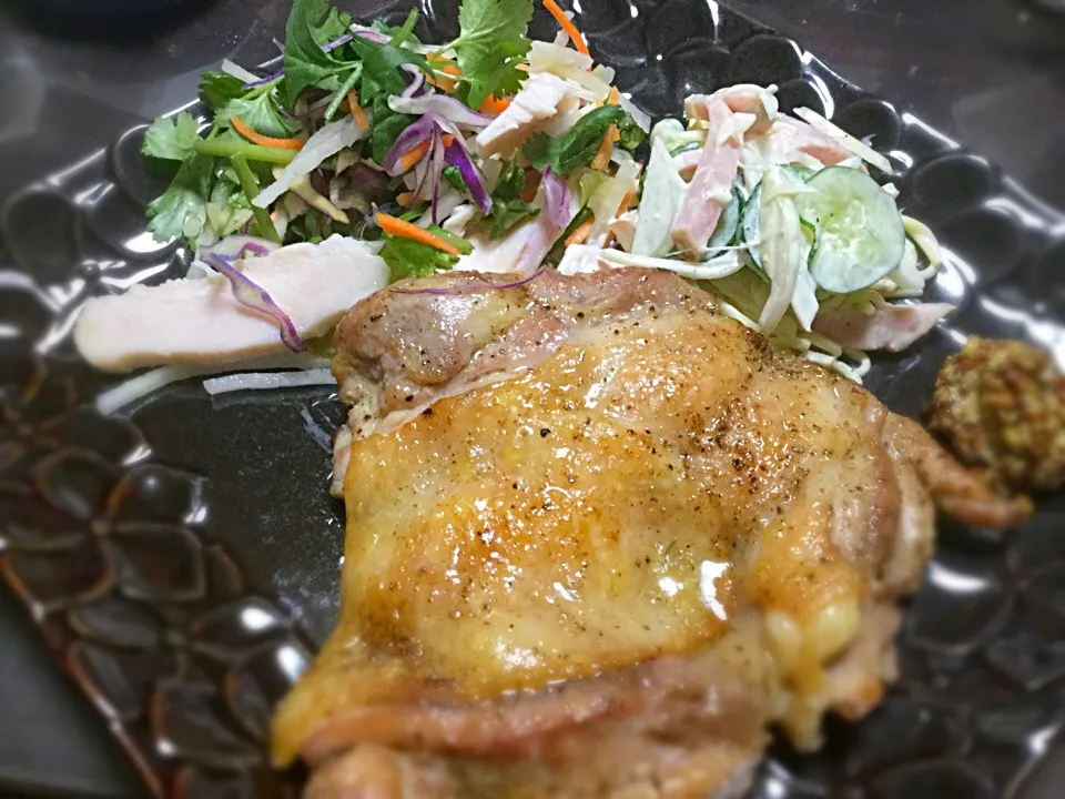 Snapdishの料理写真:鶏肉のソテー 粒マスタード添え★|RIEママさん