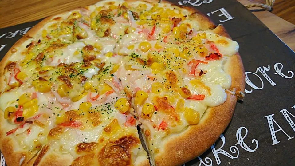 かにクリームコーンピザ🌽🍕|きみぷさん