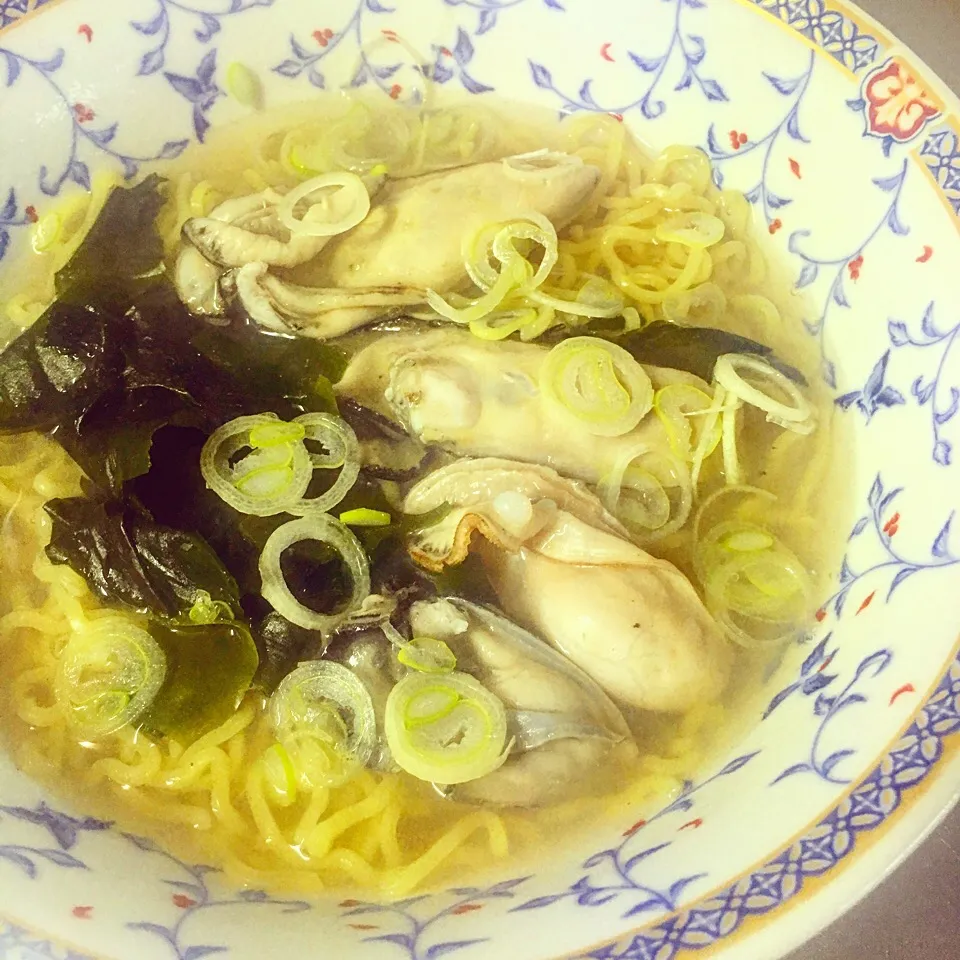 牡蠣ラーメン🍜🤗|ヲルカさん