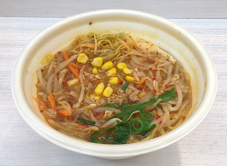 熟成ちぢれ麺のピリ辛野菜味噌ラーメンを頂きました。|momongatomoさん