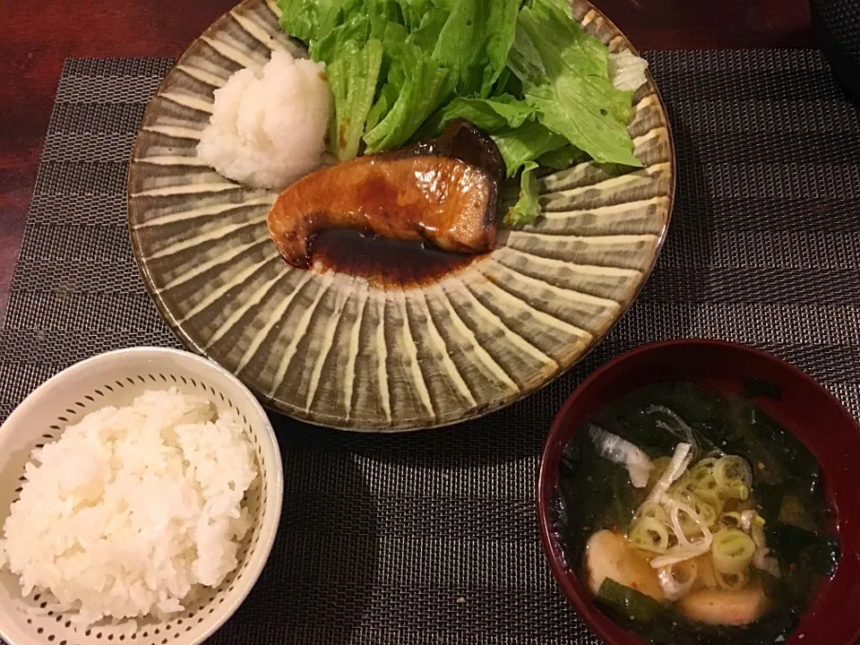 鰤の照り焼き。新入りの小鹿田焼お茶碗♫嬉しい。|aiさん