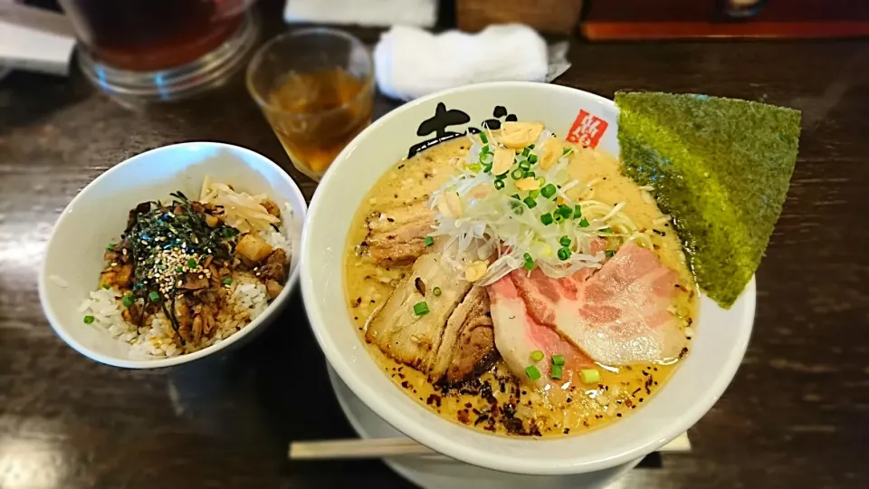 麺屋あごすけ 塩とんこつちゃーしゅー|ミナミ ヒロヤさん