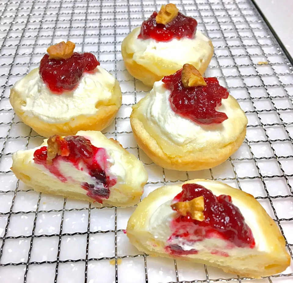 Ricotta Cheese Bites with cranberry confiture|gonbenさん