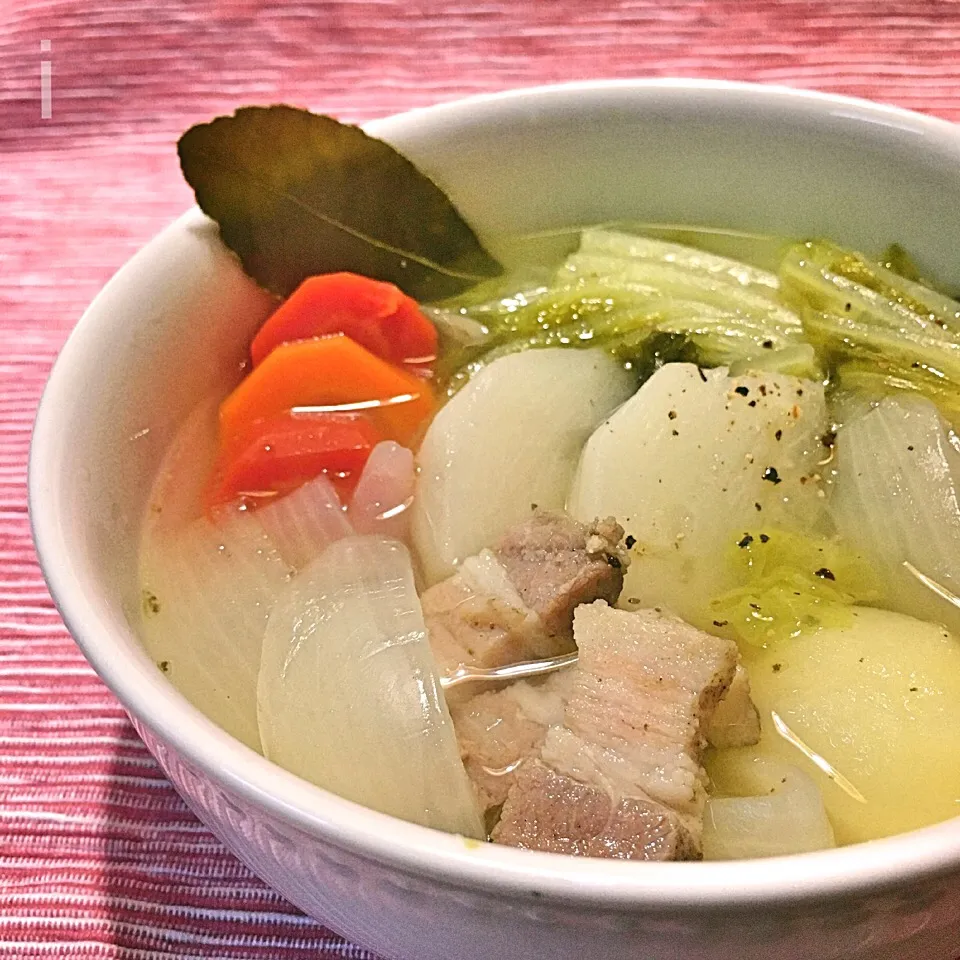 自家製パンチェッタでポトフ 【Pot-au-feu made with homemade pancetta】|izoomさん