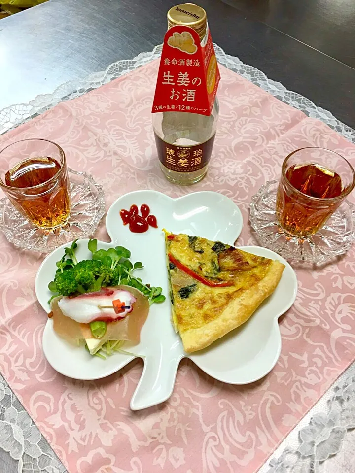 温めた琥珀生姜酒🍷
キッシュ🧀チーズと生ハム、ブロッコリーとタコの🐙ピンチョス|きゅうちゃんさん