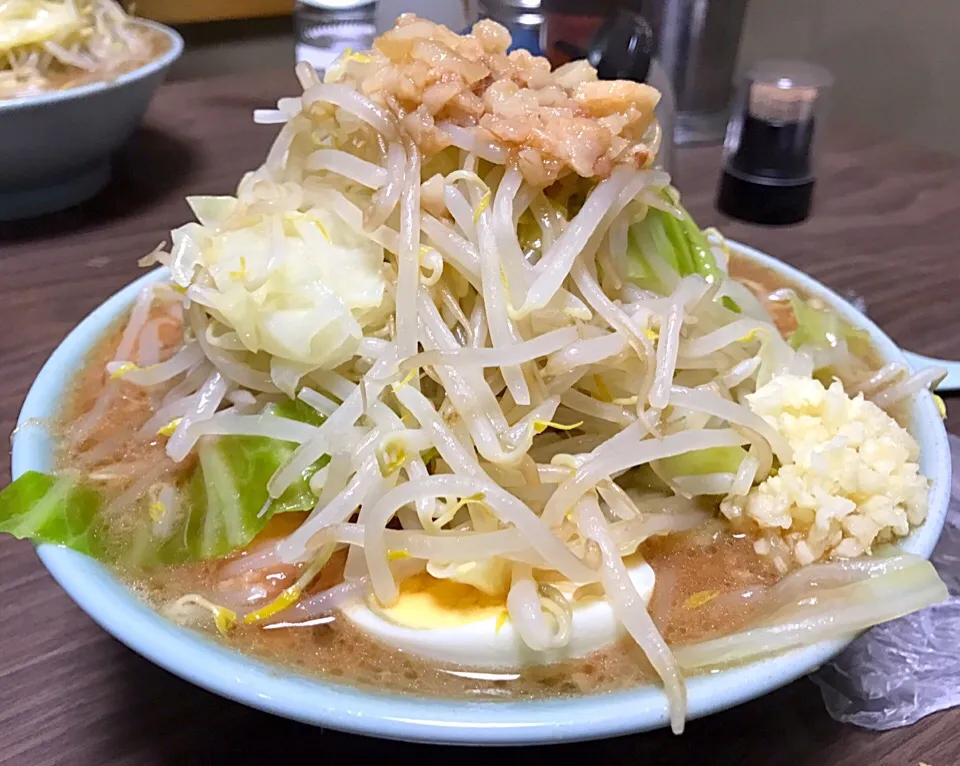 ラーメン（麺半分、ヤサイ・ニンニク・アブラ増し）|とみさんさん