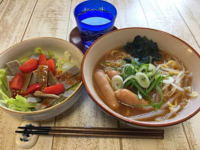 Snapdishの料理写真:今日の男飯(＞人＜;)お昼ごはんバージョン♬味噌ラーメンand静岡黒はんぺんのサラダ♬|ひーちゃんさん