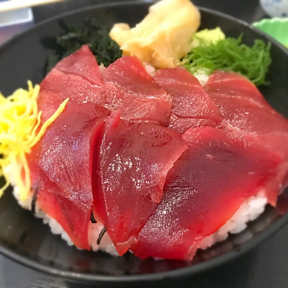 Snapdishの料理写真:上鉄火丼（本マグロ）|T.Moritaさん