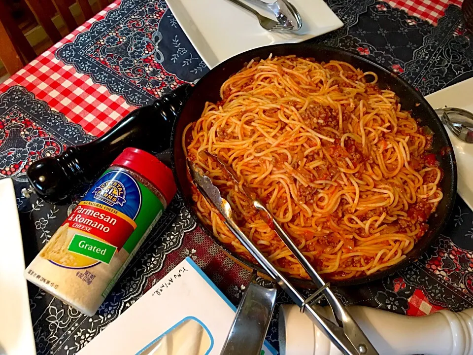 It's a kind of Sunday for us relaxing day rainy day ✨🍝🍽 lunch Meat sauce pasta|Babyluv Cabrera Ocampoさん