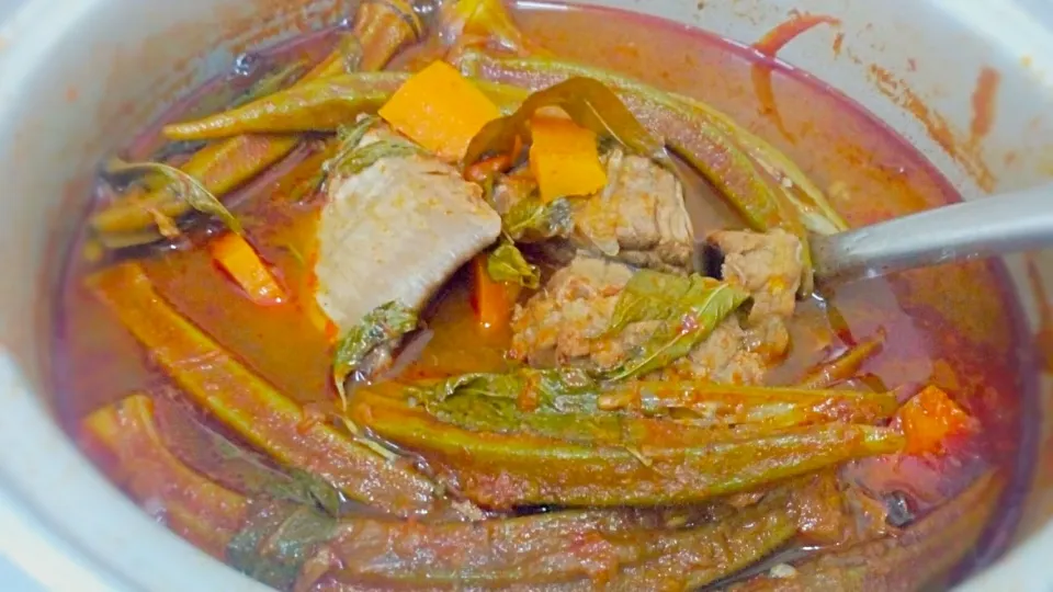 Snapdishの料理写真:Asam Pedas Ikan Pari
 #malaysiancuisine
#introducemalaysia|Tafin Nikiysaさん