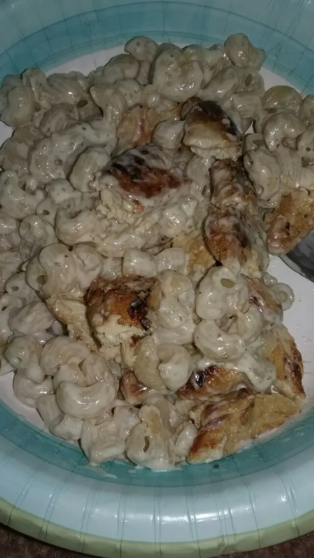 daiya alfredo mac and  chz with "chix" strips.|Polly Gelfusoさん