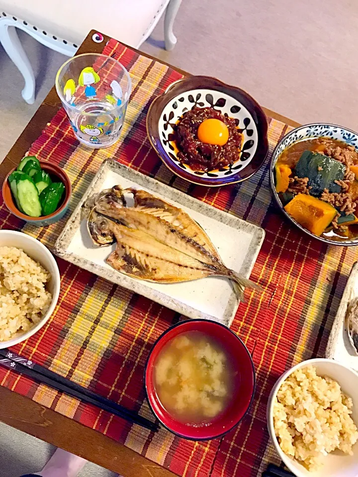 さくらユッケ

アジの開き

かぼちゃの煮物

胡瓜のお漬物

白菜と茄子と人参のお味噌汁

発芽玄米|ぴんさん