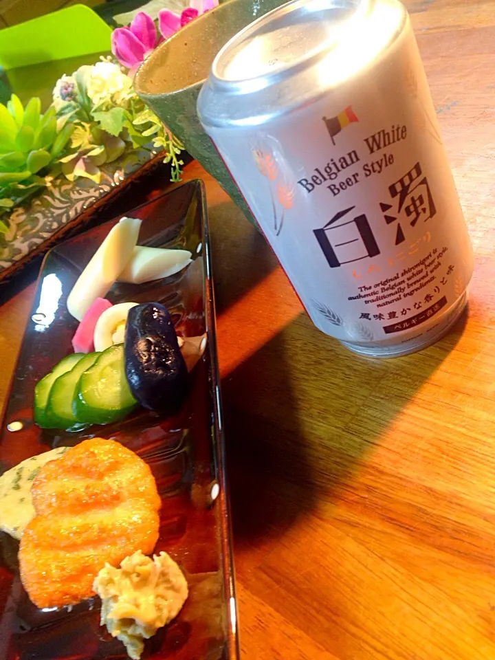 Snapdishの料理写真:初しろにごりのベルギービール&おつまみ
このおつまみは合わなかった(>_<)
ビールって深いわー|ちなみんさん