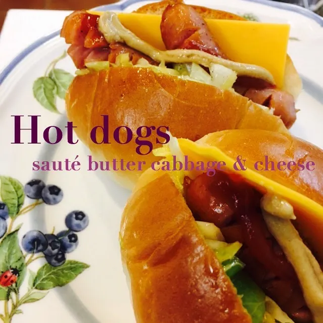 バターで炒めたキャベツとチェダーチーズ🌭ホットドッグご飯🍴|Chef Ak🍷koさん