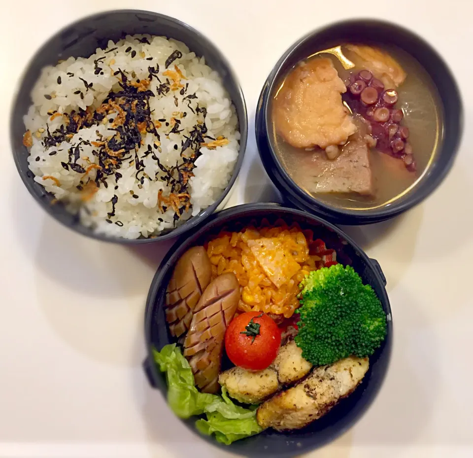 お弁当#おでん #トマトリゾット #サワラムニエル#無塩せきウインナー|アンジーさん