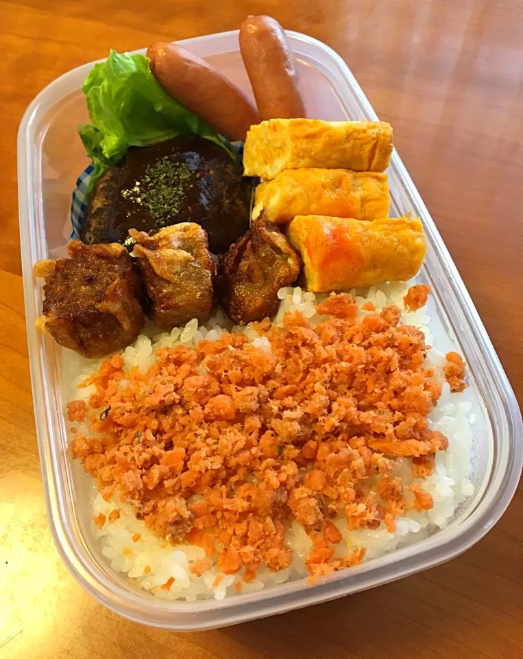 Snapdishの料理写真:12月5日  ハンバーグ弁当🎶|みゆさん