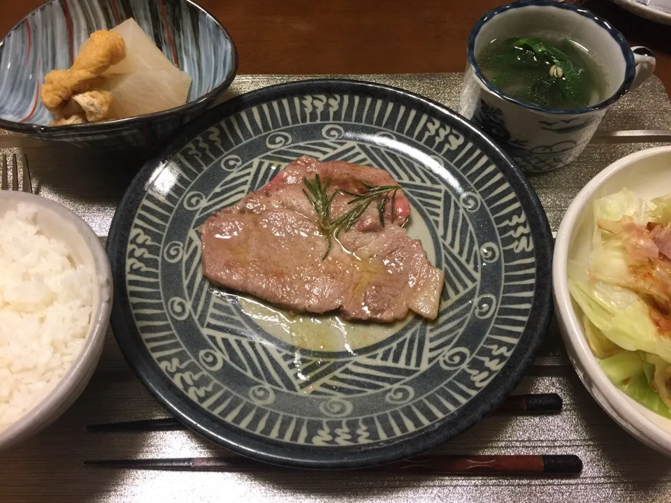 Snapdishの料理写真:豚肉のローズマリー焼き|愛ペガさん