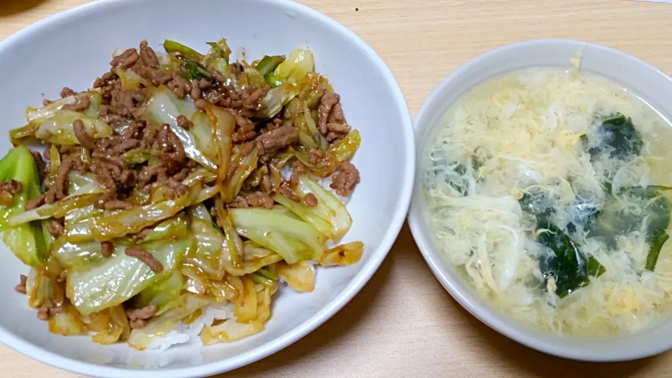 肉味噌キャベツ丼と中華スープ|まついさん