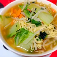 Snapdishの料理写真:野菜もりもり韓国ラーメン🍜|すずさん