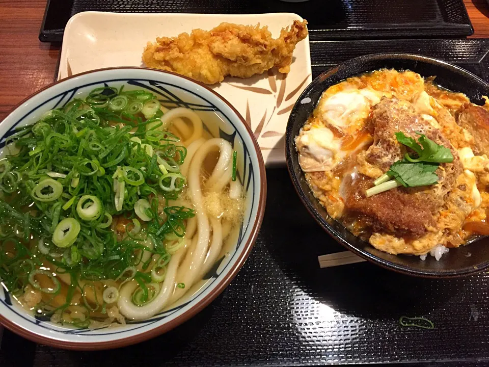 丸亀製麺 カツ丼定食かけうどんとかしわ天|うえのぶさん