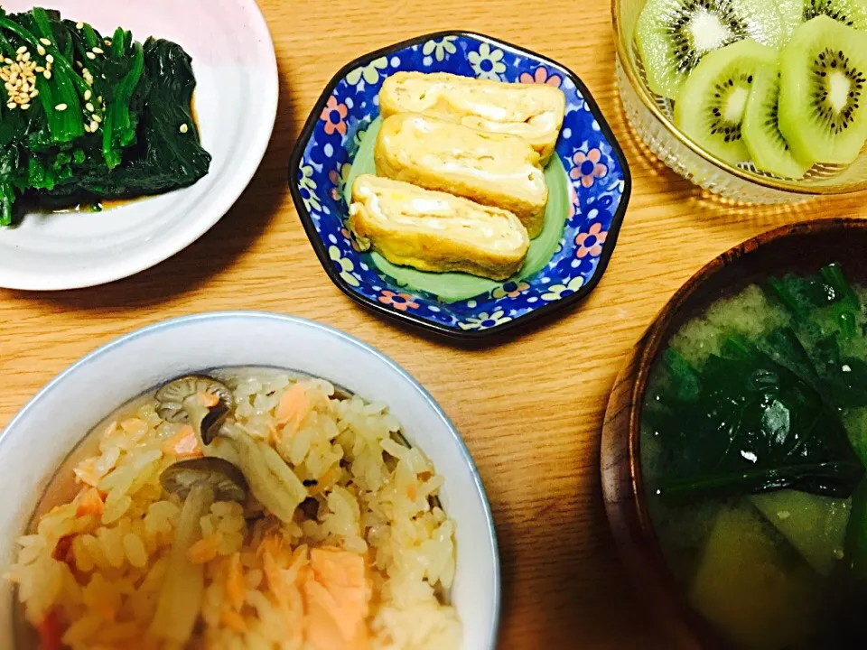 鮭としめじの炊き込みご飯|はるるんさん