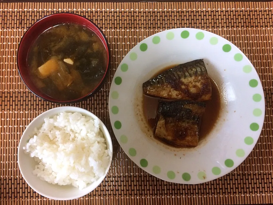 鯖の味噌煮味噌汁ご飯|ばーさんさん