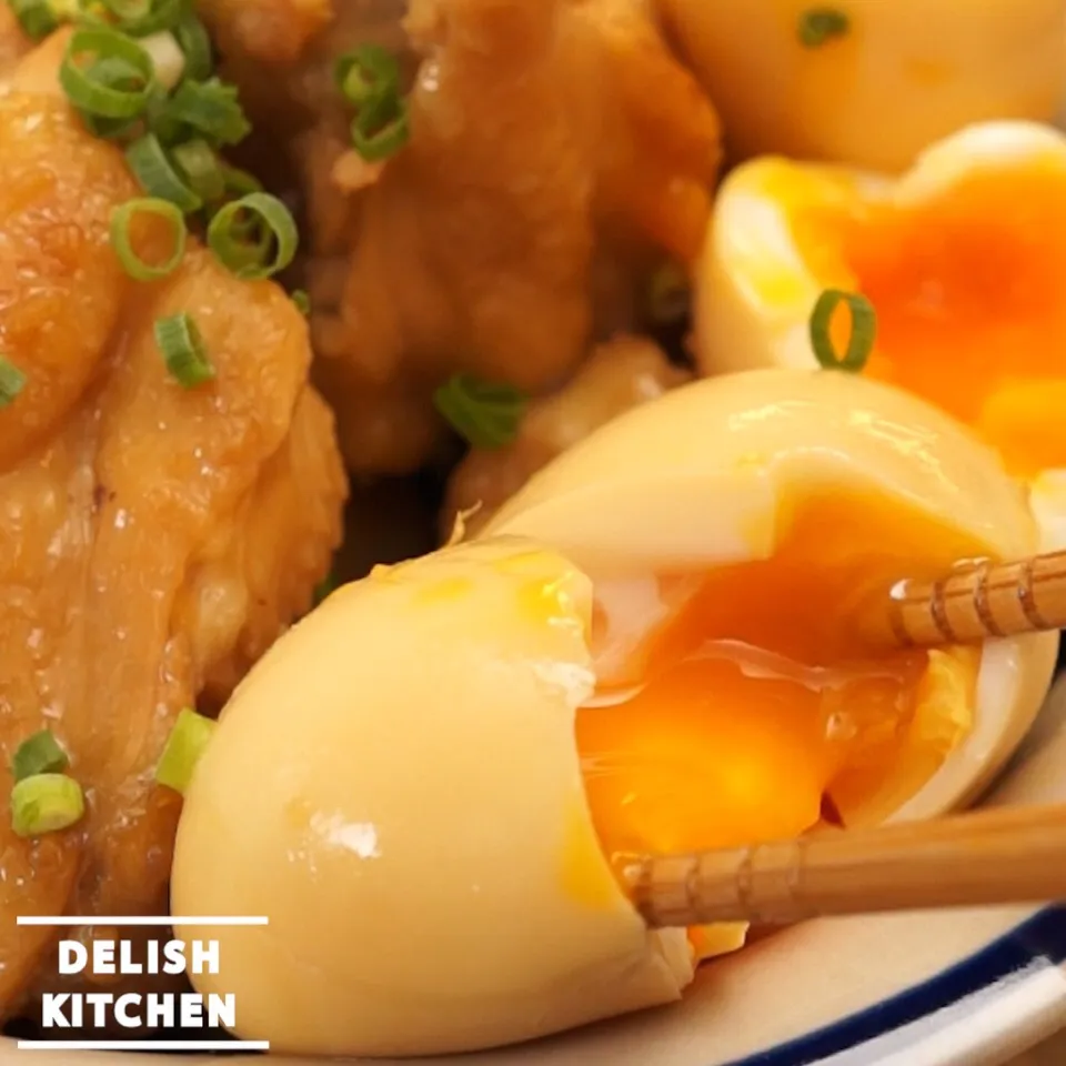 【動画】手羽元と半熟卵の甘辛煮 delishkitchentv|DELISH KITCHENさん