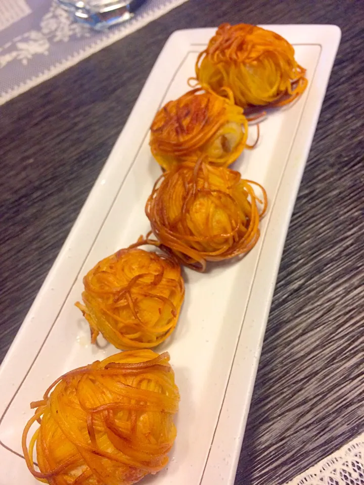 ไก่สับพันหมี่ซั่ว Fried minced chicken wrapped with yellow noodle|SaSaさん