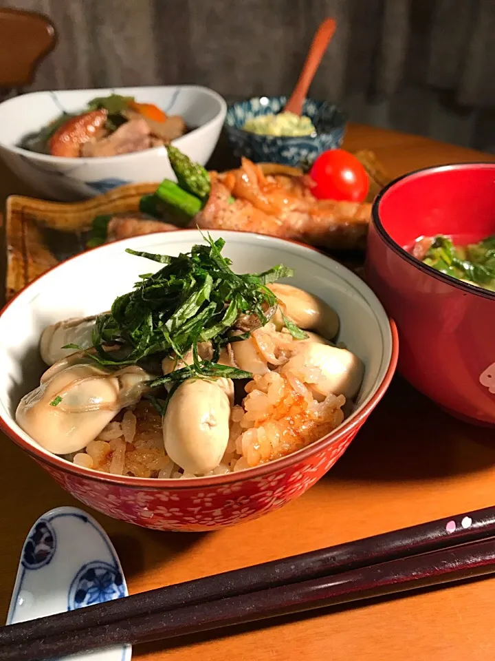 Snapdishの料理写真:牡蠣ごはん🍚|Miki (^_−)−☆さん