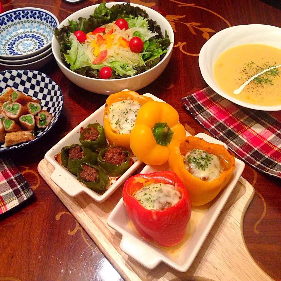 今日の晩御飯(๑´ڡ`๑) パプリカの肉詰め インゲンの肉巻 マリネサラダ コーンポタージュスープなどなど|ちゃたままさん