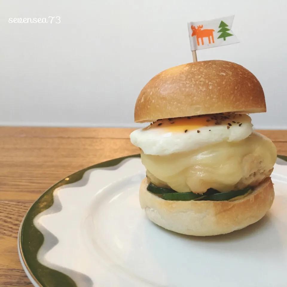 豆腐鶏つくねのプチバ〜ガ〜🍔ʕ-̼͡-ʔ💞|七海さん