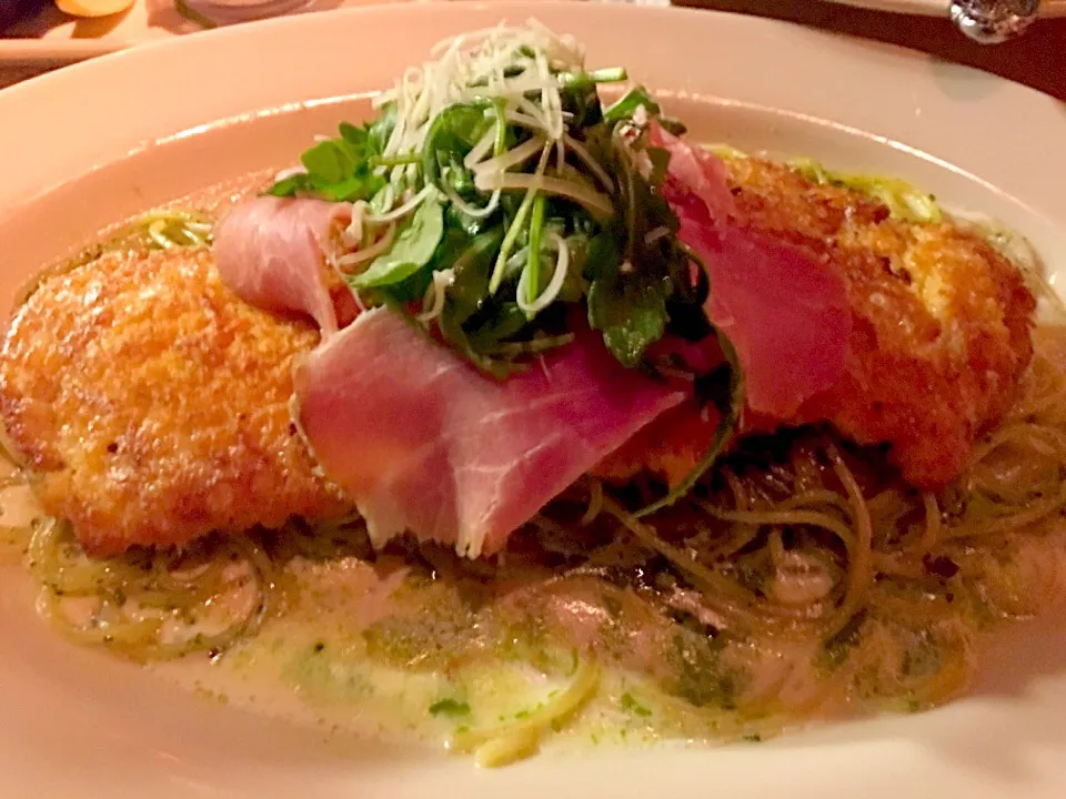 Chicken Bellagio~ pasta with pesto topped with chicken & prosciutto & arugula salad|🌺IAnneさん