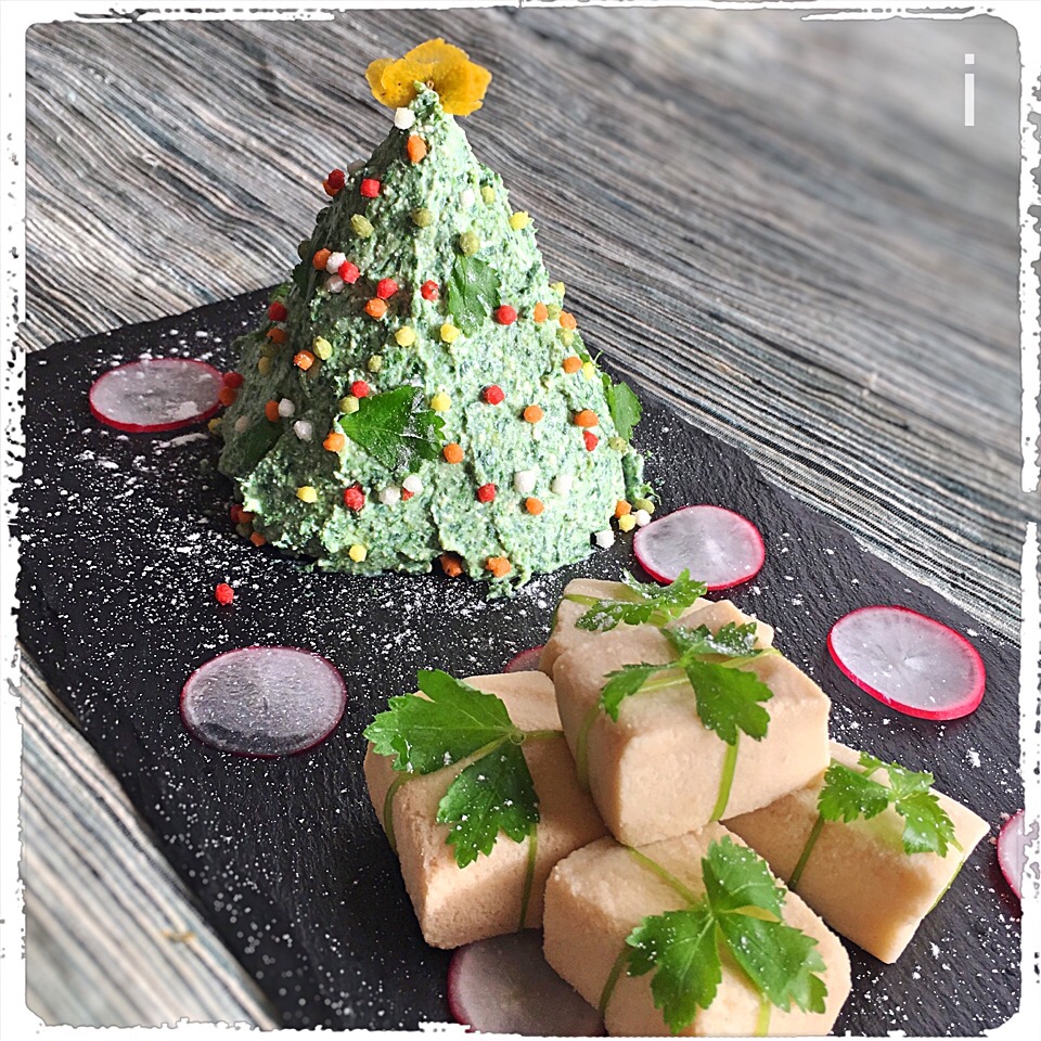 ほうれん草の白和えツリーと高野豆腐のクリスマスプレゼント 🎄🎁 【Spinach and Tofu Salad with Freeze-Dried Tofu Christmas Present】