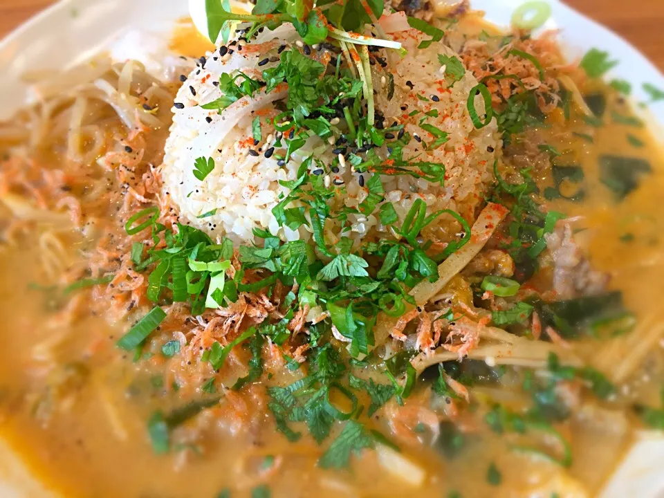 牛肉の麹漬けといろいろ野菜のグリーンカレー🍛、激辛(生ジョロキア)、辛鯖味噌キーマトッピング⚡️🌊|buhizouさん