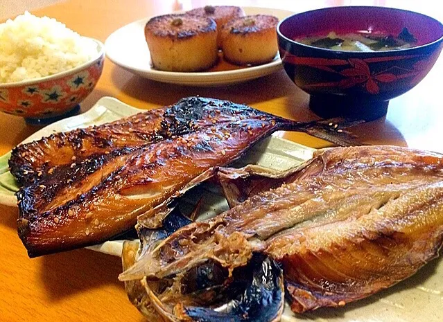 質素めし 大根ステーキ柚子バター醤油仕立て アジの開き サバの醤油干し 味噌汁 飾らない晩ごはん|ガク魁‼︎男飯さん