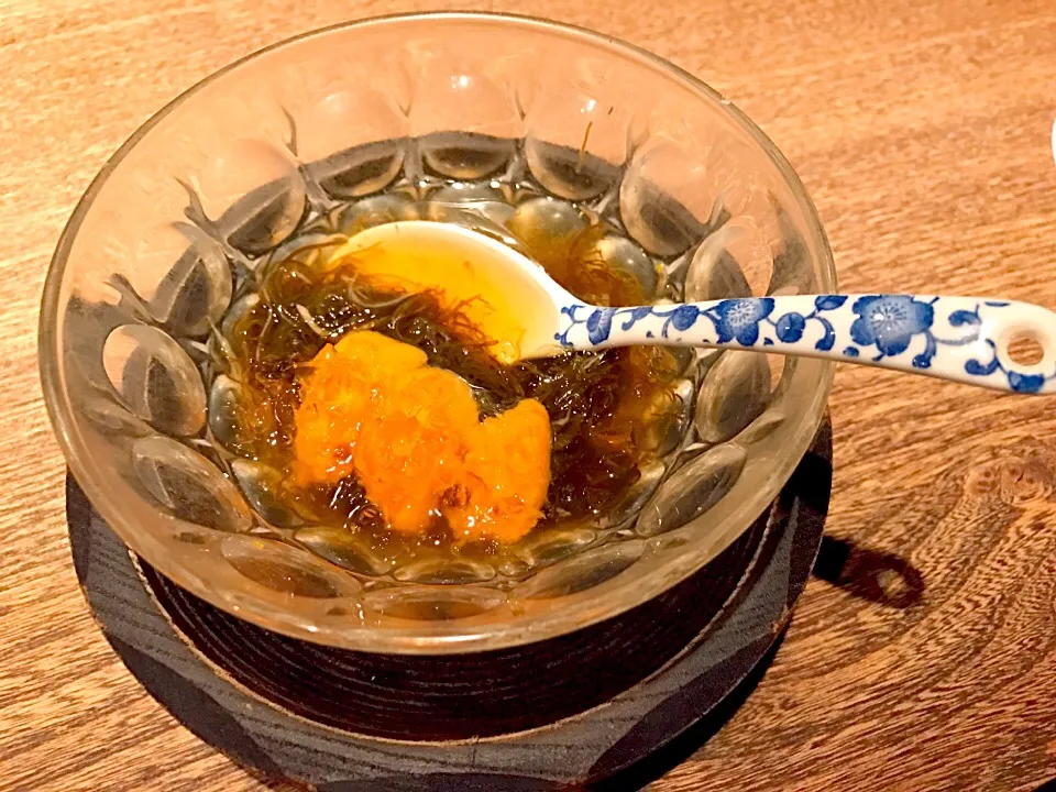 Snapdishの料理写真:Horse hair sea urchin and mozuku with jelly  @shokkan japanese restaurant shibuya|reviliaさん