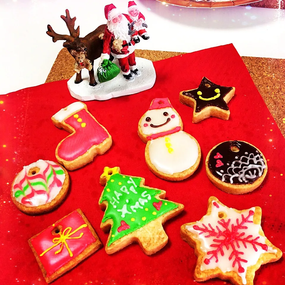 初めてのアイシングクッキーに挑戦♡
クリスマスオーナメントを作ったよ♪

息するのを忘れそうになるくらい集中したのなんて小学生以来かも笑

とっても楽しい体験でした😊|夢ーテルさん