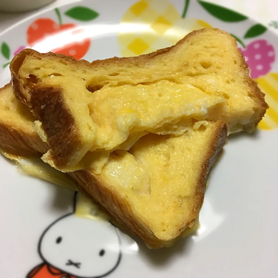 トースターでフレンチトースト🌟デニッシュ食パンで🍞|こいちさん