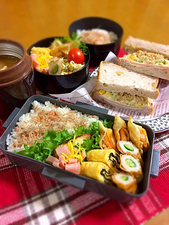 息子君、わたくし弁当🎶
焼き鯖
肉味噌海老包み
キューちく
海苔玉子焼き
お花ハム
タラコジャコふりかけごはん
朝のゴチャゴチャサンドイッチ|BooBooさん