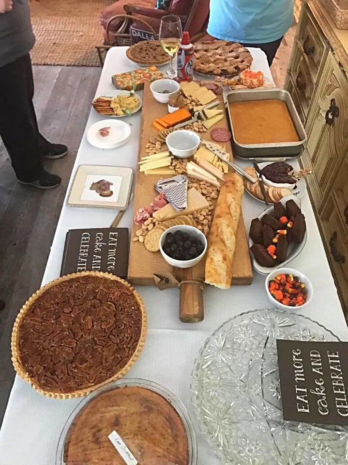 Thanksgiving appetizers. Fancy cheese and meats.|Lindy Sommerer Cockburnさん