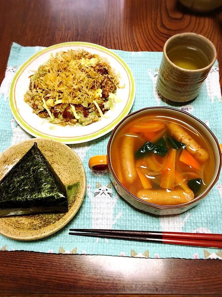 おにぎり、ポトフ、山芋のお好み焼き🍳|めいこさん